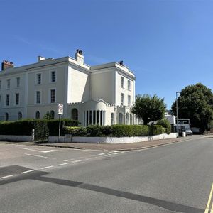 11 bedroom house share to rent - Photo 2