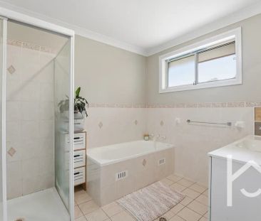 “Good sized home in quiet location” - Photo 1