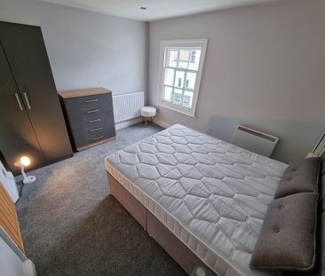 2 Bed Student Accommodation - Photo 2