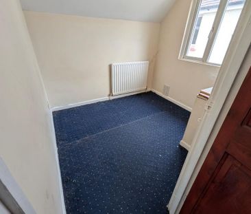 5 bedroom semi-detached house to rent - Photo 2