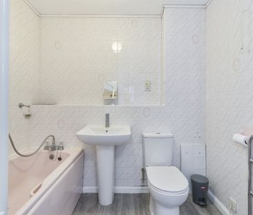 Flat to rent - Erith Road, Belvedere, DA17 - Photo 6