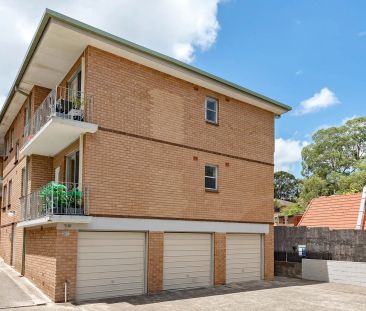 Cosy two Bedroom Apartment in Great Location - Photo 4