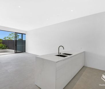 Spacious Ground Floor Unit in Sought-After Development with Resort-... - Photo 6