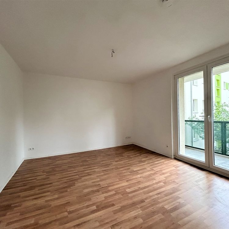 Wohnen in der Pausitzer Delle! 3-Zimmer-Wohnung mit Balkon - Photo 1