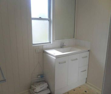 3 Bedroom Charming Timber Home - Photo 6