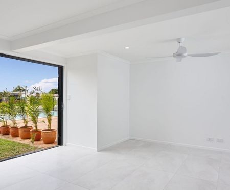 79 Markeri Street, Mermaid Waters - Photo 2