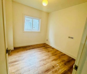 For Lease - 9 Tilley Drive, Toronto, Ontario - Photo 3