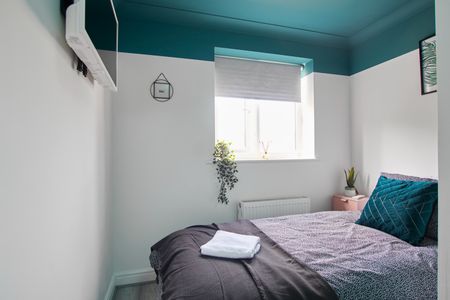 4 Bed Semi-Detached House, Wilfred Terrace, LS12 - Photo 4
