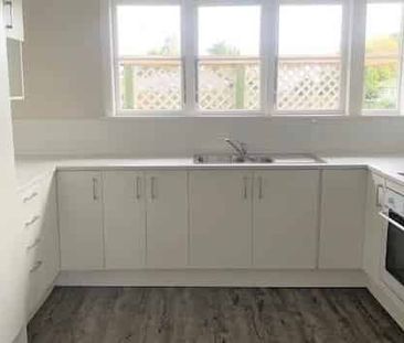 SHANNON - 3 BEDROOMS - Photo 3