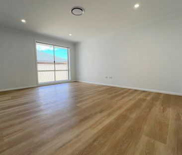 FAMILY DREAM HOME! - Photo 2