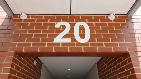 Fabulous 1 Bedroom 2 Bathroom Apartment - Photo 3