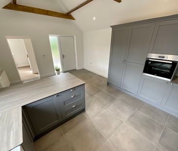 2 bedroom Cottage to let - Photo 5