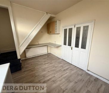 2 bedroom end of terrace house to rent - Photo 4