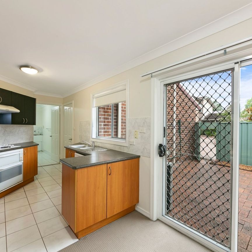 Spacious Two-Storey Townhouse in Prime Kellyville Location - Photo 1