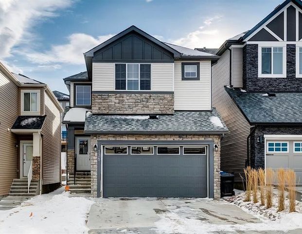 4 Bedroom + den house in a kid friendly community | 138 Nolanhurst Rise NW, Calgary - Photo 1