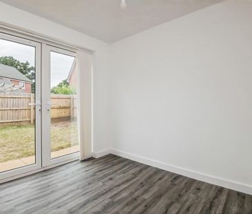 3 bedroom semi-detached house to rent - Photo 1