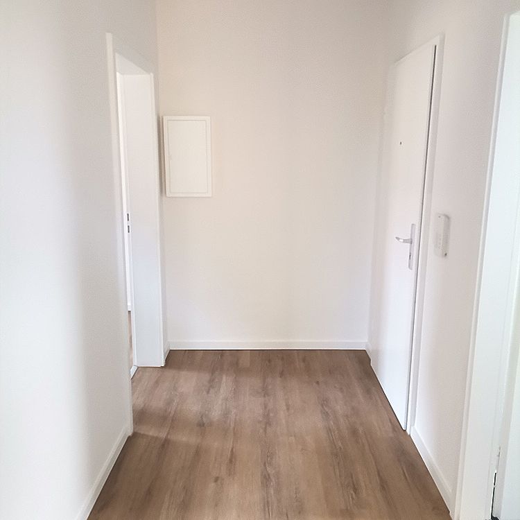 Gemütliches renoviertes Dachgeschoss… 2 Zimmer, Küche, Bad - Foto 1