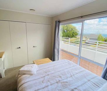 Looking for a full-time working single man - Photo 1