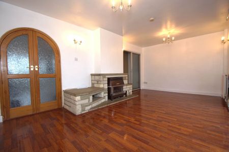 3 bed Terraced House for rent - Photo 2