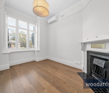 Refined Edwardian Living in a Premier Armadale Setting - Photo 2