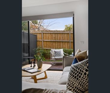 2/853 Toorak Road, Hawthorn East, Vic 3123 - Photo 4