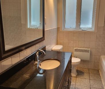 5 et demi très bien situé semi meublé - Photo 3