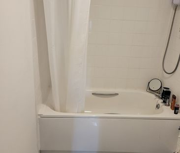 Room in a Shared Flat, Kestrel Court, BN2 - Photo 5