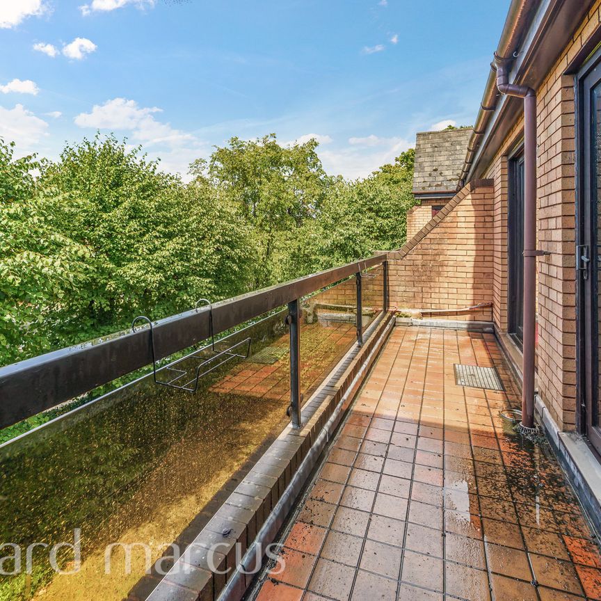 Coombe Lane West, Kingston Upon Thames - Photo 1