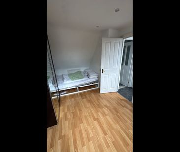 Room in a Shared House, Fitzneal Street, W12 - Photo 1