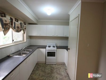 Spacious Family Home with Multiple Living Areas and a Large Backyard! - Photo 5