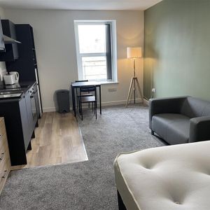 1 bedroom private hall to rent - Photo 2