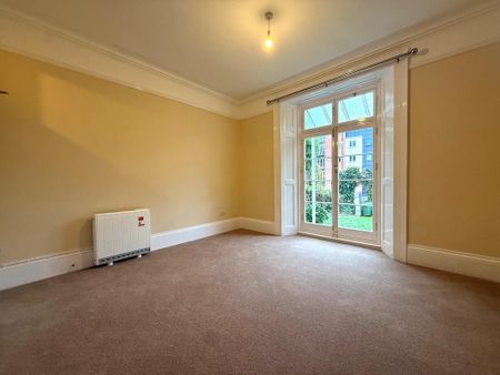 2 bedroom ground floor flat to rent - Photo 5