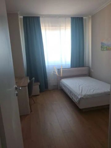 Apartament cu 3 camere de închiriat, modern mobilat la Concept 9. - Fotografie 4