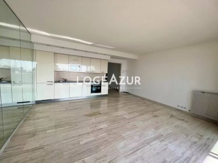 Location AppartementGolfe-Juan - Photo 2