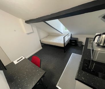 Studio Flat, Regent Road, LE1 - Photo 2