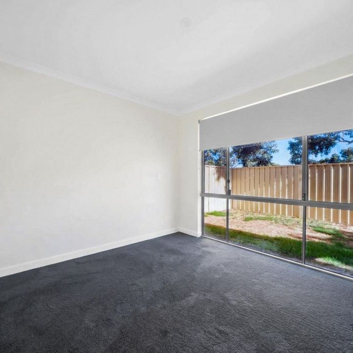 Brand New Home with Modern Finishes in Noranda - Photo 1