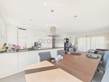 Moderne und grosszügige 3.5 Zimmer WHG in Adliswil - Photo 2