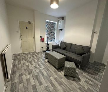 4 bedroom house of multiple occupation to rent - Photo 1