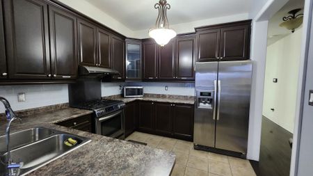 For Lease - 80 Tatra Crescent Unit# 2, Brampton, Ontario - Photo 5
