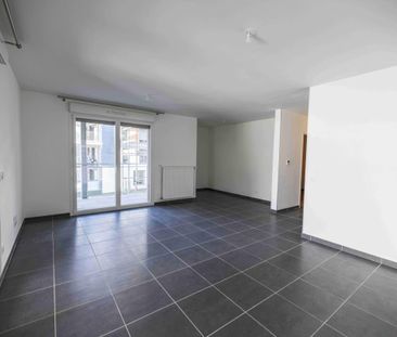 Location Appartement 3 pièces 71m² CHAMBERY 73000 - Photo 1