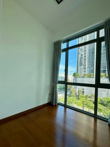 Corner unit, clean 3br plus utility, available immediately - Photo 3