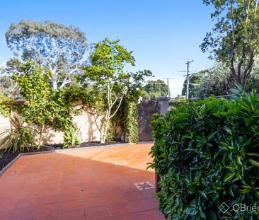 2/300 Grange Road, Ormond, Vic 3204 - Photo 3