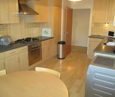 2 bedroom flat to rent - Photo 6