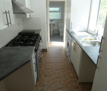 3 bedroom terraced house to rent - Photo 6