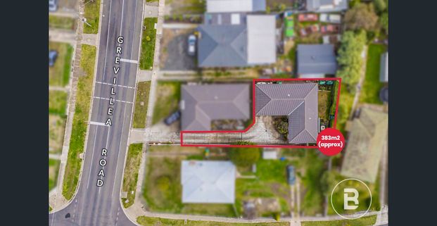 WELL KEPT THREE BEDROOM HOME WITH MODERN DESIGN - Photo 1