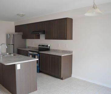 For Lease - 3 Butcher Crescent, Brantford, Ontario - Photo 6