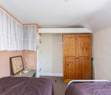 2 bedroom semi-detached house to rent - Photo 5