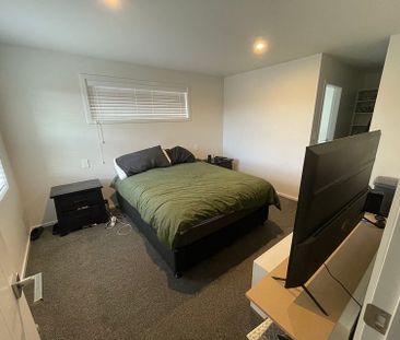 Central Standalone 3BR internal garage - 3 WC's! - Photo 6