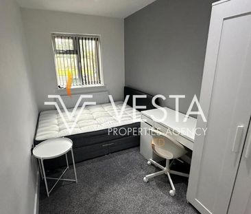 5 bedroom semi-detached house to rent - Photo 2