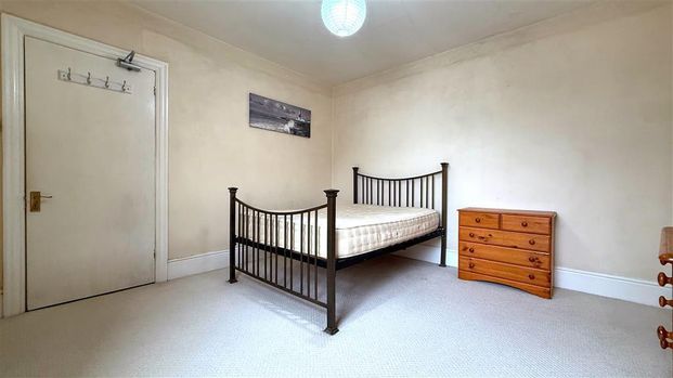 Charlecote Road, Worthing - Photo 1